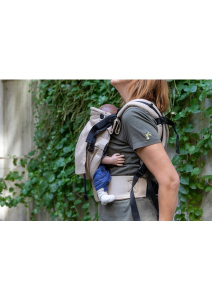Huggy Plus Toddler Size Carrier - Latte