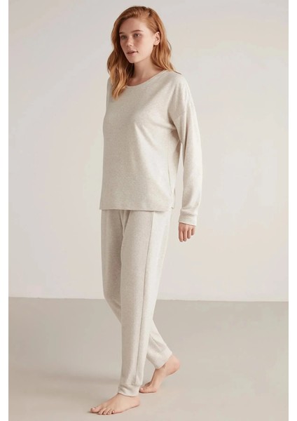 Uzun Kol Yumuşak Dokulu Kadın Pijama Takım 2407 modelleri