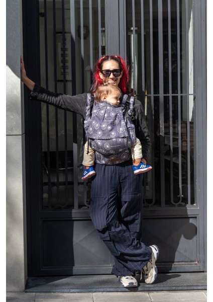 Huggy Plus Toddler Size Carrier - Dandelion Mist