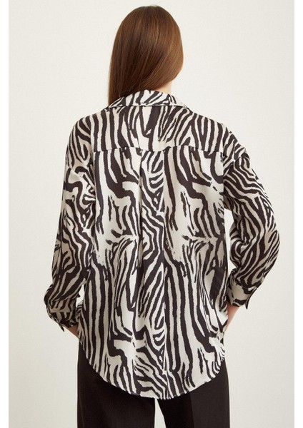 Zebra Desen V Yaka Saten Gömlek fırsatları