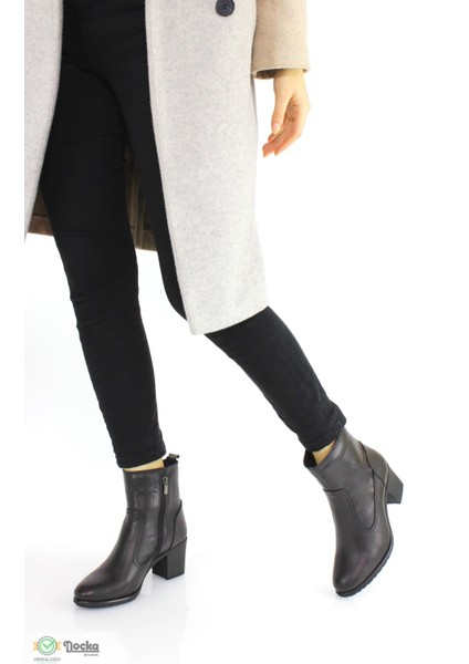 Kadın Hakiki Deri Slim Kalıp Klasik Topuklu Bot M24/KB5070