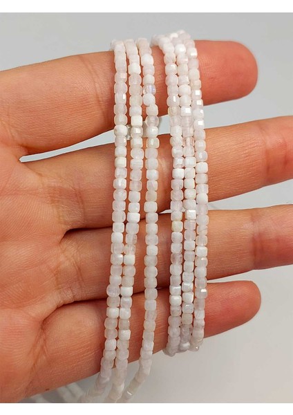 Ay Taşı Küp Şekilli Dizi 2.5mm (45302)