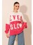 Kadın Fuşya Beyaz Blok Ever Slow Baskılı Rahat Peluş Sweatshirt HZL23W-BD1554781 3