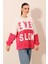 Kadın Fuşya Beyaz Blok Ever Slow Baskılı Rahat Peluş Sweatshirt HZL23W-BD1554781 4