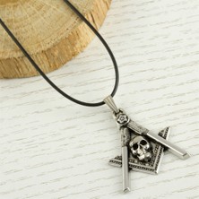 Feryal Kuru Kafa Metal Vinlex Deri Kolye