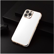 BlueCase Apple iPhone 11 Pro Max Uyumlu Golden Silikon Kılıf Beyaz