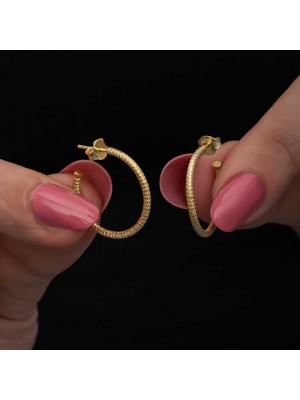 Stil Love Gümüş  Gold Kalemli Halka Kadın Küpe