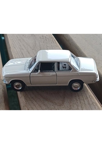 Bmw 2002 Ti 1/32 Ölçekli Model Otomobil Çek Bırak