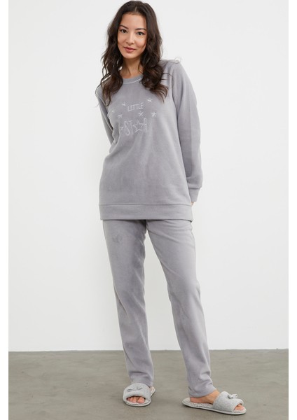 Nakış Detaylı Polar Pijama Takım - Gri