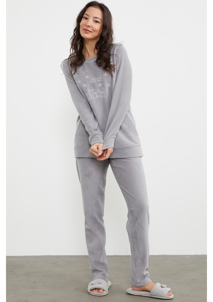 Nakış Detaylı Polar Pijama Takım - Gri