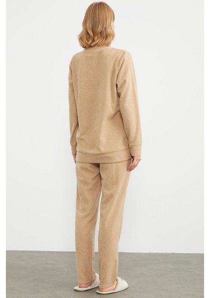 Nakış Detaylı Polar Pijama Takım - Kamel