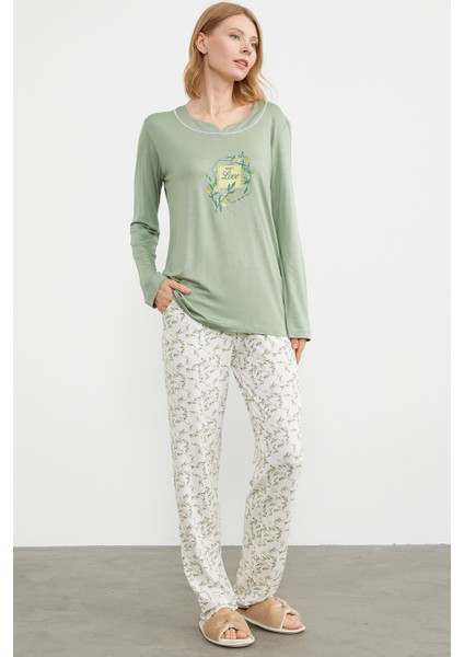 Çiçek Desenli Baskılı Pijama Takım - Yeşil