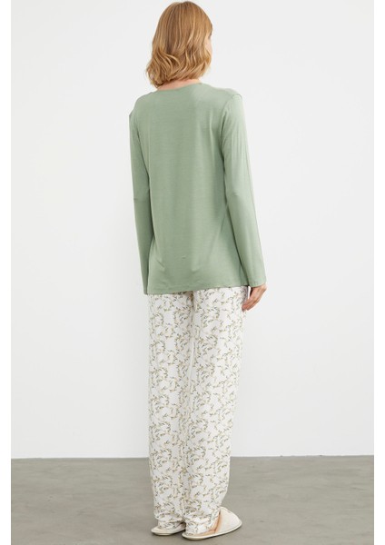 Çiçek Desenli Baskılı Pijama Takım - Yeşil