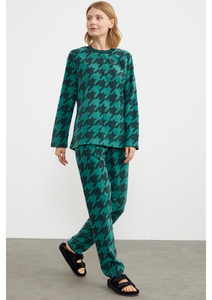 Sıfır Yaka Desenli Polar Pijama Takım - Yeşil