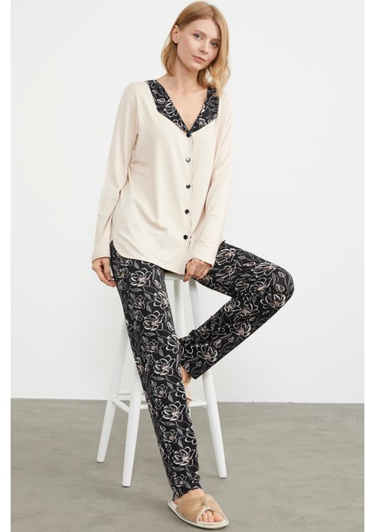 Açık Yaka Düğmeli Pijama Takım - Bej fiyatları