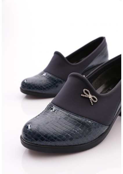 23031 Kadin Kurdela Desenli Topuklu Ayakkabi fırsatları