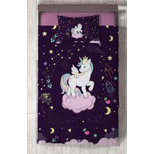 Mekta Home Bebek ve Çocuk Odası Pembe Bulut Üzerinde Unicorn Desenli Mor Yatak Örtüsü