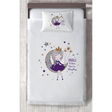 Mekta Home Bebek ve Çocuk Odası Ayda Oturan Mor Prenses Kız Desenli Yatak Örtüsü