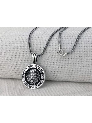 Takıhan Aslan Figürlü Yuvarlak 925 Ayar Gümüş Kolye