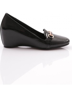 DGN Kadın Topuklu Ayakkabı Metal Aksesuar Siyah Düz Taban 36 Numaralı Şık Tasarım