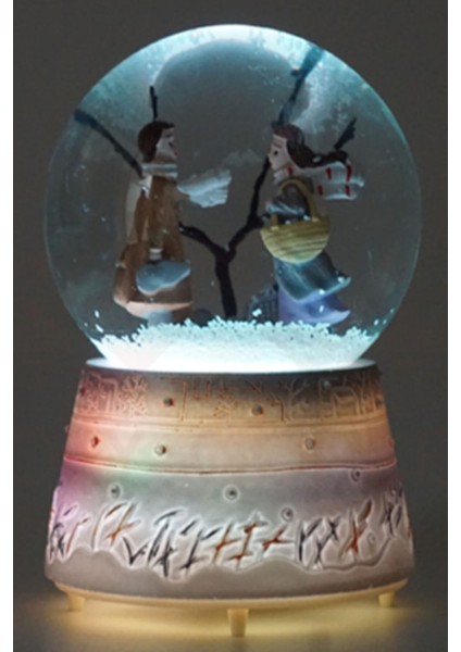 Kış Masalı Kar Küresi Müzikli Otomatik Renk Değiştirmeli Işıklı indirimleri