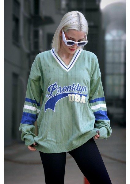 Mint Yeşili V Yaka Nakışlı Kadın Kazak MG1279 modelleri