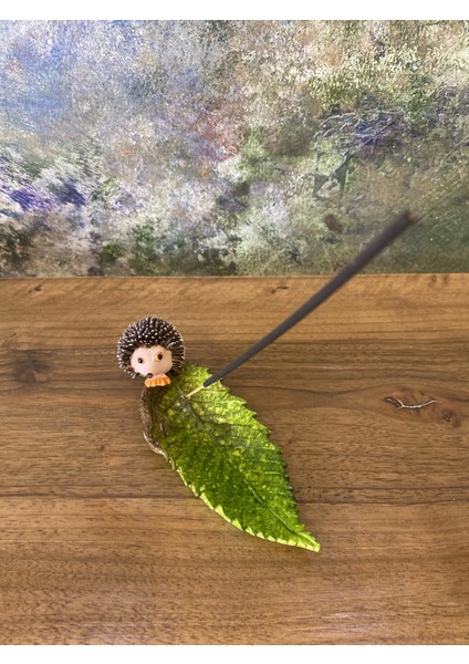 Çubuk Tütsülük Yaprakta Kirpi