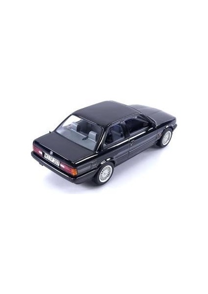 Bmw 325I 1988 1/18 Model Araba