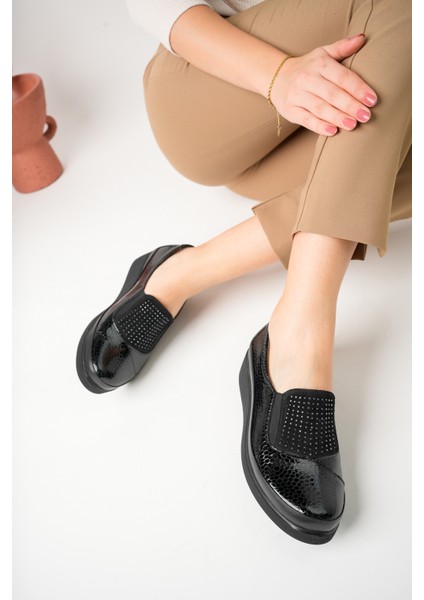 Kadın Hakiki Deri Siyah Petek Rugan Ortopedik Taban Ayakkabı fiyatları