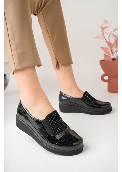 Kadın Hakiki Deri Siyah Petek Rugan Ortopedik Taban Ayakkabı modelleri