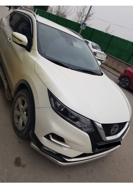 Nissan Qashqai 2007-2020 model 4'lü Mugen Cam Rüzgarlık Seti modelleri