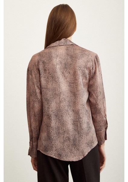 V Yaka Desenli Saten Gömlek fırsatları