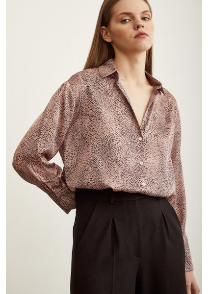 V Yaka Desenli Saten Gömlek indirimleri