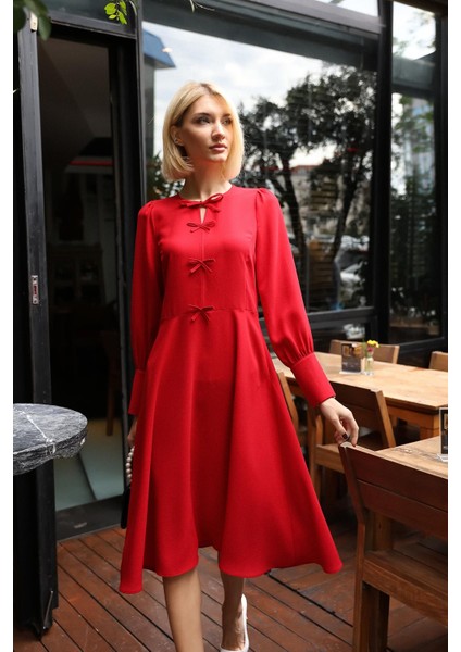 Kadın Önü Fiyonklu Uzun Kollu Kırmızı Elbise modelleri