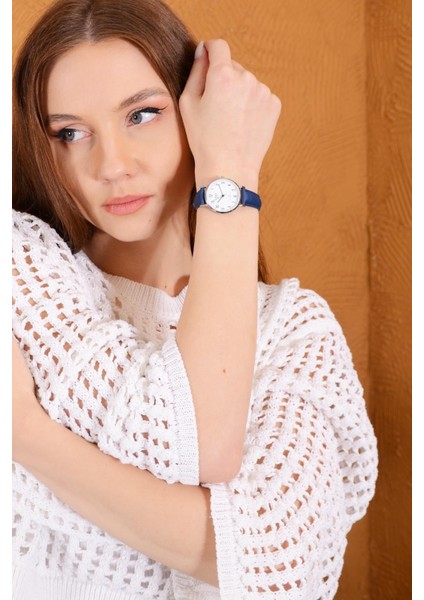 Rakamlı Deri Kayış Kadın Retro Kol Saati fiyatları