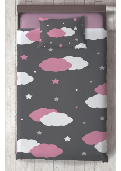 Bebek ve Çocuk Odası Pembe ve Beyaz Bulut Desenli Yatak Örtüsü