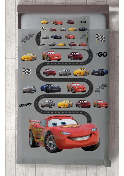 Bebek ve Çocuk Odası Mcqueen ve Yol Desenli Yatak Örtüsü