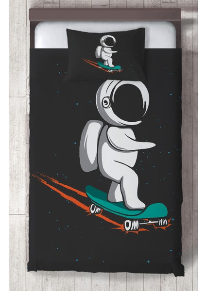 Bebek ve Çocuk Odası Kaykaylı Astronot Desenli Yatak Örtüsü