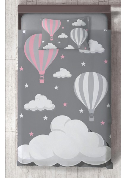 Bebek ve Çocuk Odası Büyük Bulut ve Uçan Balon Desenli Yatak Örtüsü