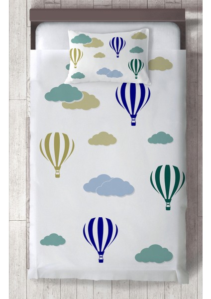 Bebek ve Çocuk Odası Renkli Bulut ve Uçan Balon Desenli Yatak Örtüsü