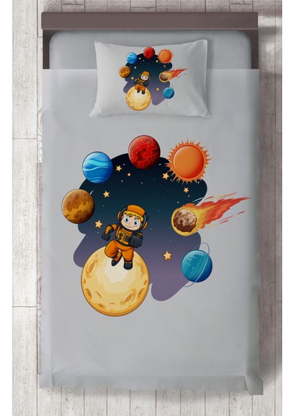 Bebek ve Çocuk Odası Astronot Çocuk ve Gezegen Desenli Yatak Örtüsü