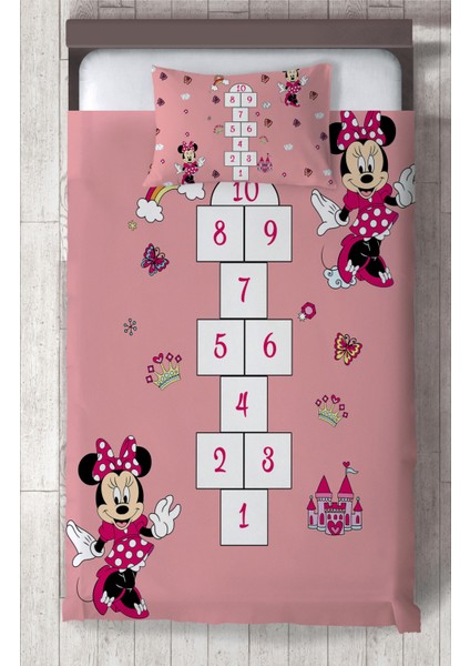 Bebek ve Çocuk Odası Seksekli Minnie Mouse Desenli Yatak Örtüsü