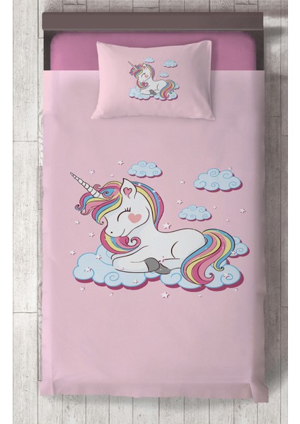 Bebek ve Çocuk Odası Bulutlu Unicorn Desenli Yatak Örtüsü