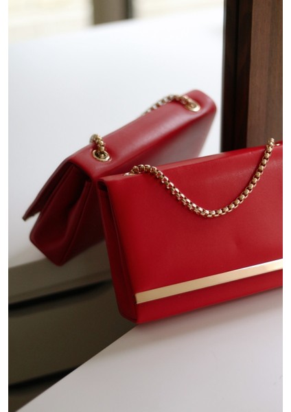 Kadın Kırmızı Şerit Detaylı Zincirli Omuz Çantası modelleri