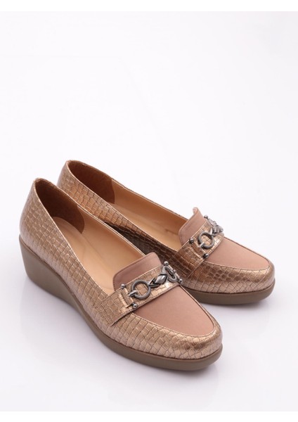 23071 Kadın Önü Metal Aksesuarli Dolgu Topuklu Ayakkabı fiyatları