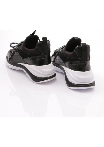 080 Kadin Bağcikli Yüksek Taban Spor Ayakkabi modelleri