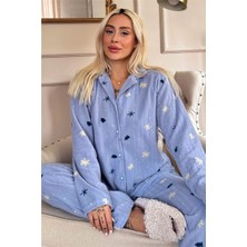 Pijama Evi Mavi Çam Desenli Önden Düğmeli Peluş Polar Pijama Takımı