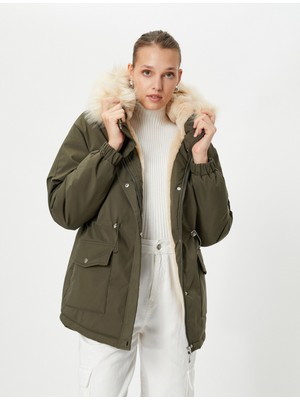 Koton Şişme Mont Kapüşonlu Peluş Detaylı Beli Lastikli