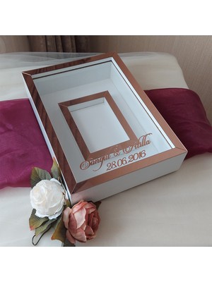 Verda Çerçeve 25X35 cm Fotoğraf Bölümlü Isimli Beyaz-Rose Yarı Pleksi Kaplamalı Derin Anı Çerçevesi! Gül Kutusu! Ledsiz