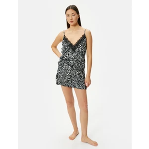 Leopar Desenli Pijama Altı Şort Dantel Pencere Detaylı Viskon